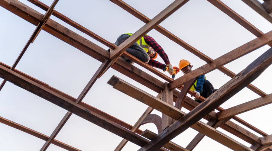 Professional gutter cleaning services in Brashear, TX